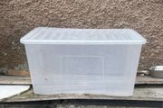 Plastic container with lid