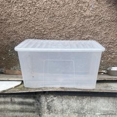 Plastic container with lid