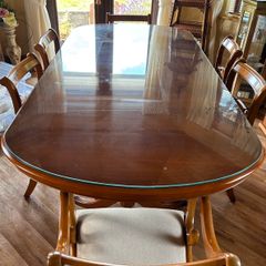 Dining Table and 6 Chairs
