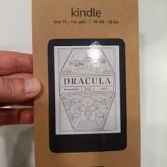 Amazon Kindle 16GB 6" E Reader Glare Free Adjustable Light Dark Mode Black NEW