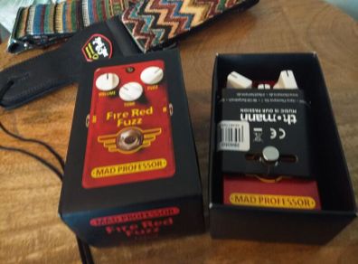 Mad Professor - FIRE RED FUZZ guitar pedal