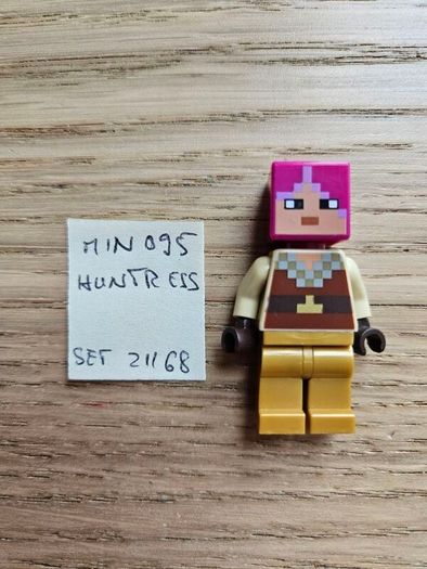 lego min095 huntress, set minecraft 21168