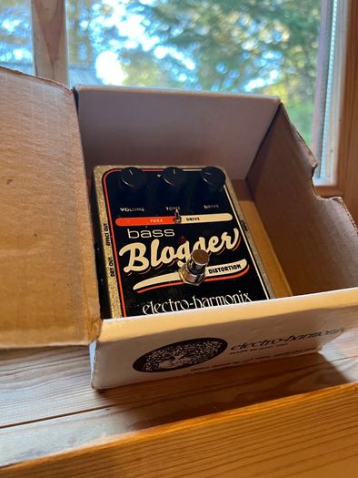 EHX Bass Blogger