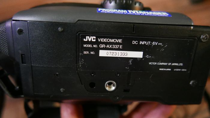 JVC GR-AX337E Compact VHS Camcorder + Carry Bag & Charger (the battery doesn't hold a charge - it works perfectly on the charger)