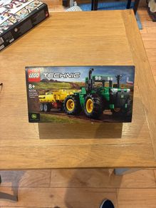 lego 42136 John Deere tractor