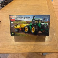 lego 42136 John Deere tractor