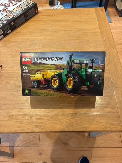 lego 42136 John Deere tractor