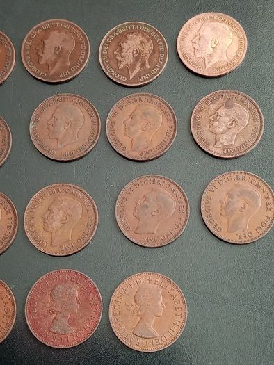 22 British Pre-Decimal Pennies (1904-1967) mixed monarchs