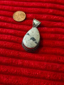 Beautiful Silver Toned Pendant - Good Quality (CS11)