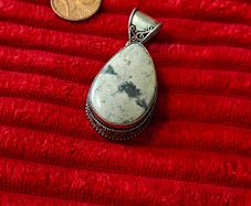 Beautiful Silver Toned Pendant - Good Quality (CS11)