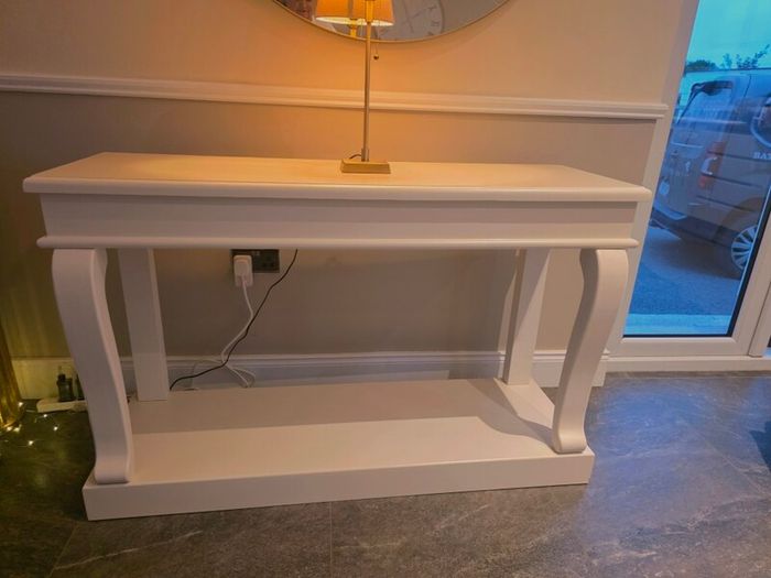 Scroll Console Table