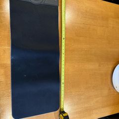 Mouse pad with wireless charger and leds