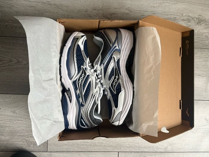Saucony ProGrid Omni 9