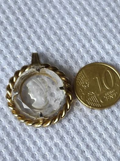 Vintage Cameo glass pendant