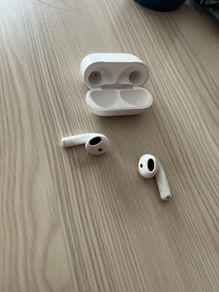 AirPods 4 (without ANC)