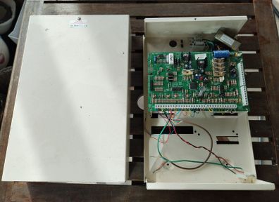 HKC 8/12 Alarm Panel (FREE To Take Away)