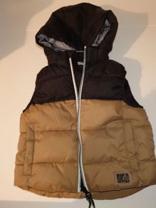 Puffer hooded gilet size 2-4