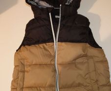 Puffer hooded gilet size 2-4