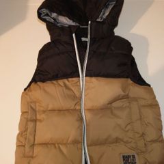 Puffer hooded gilet size 2-4