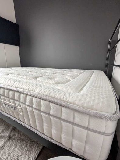 Double (1,90m X 1,30m) bed and mattress
