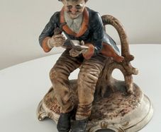 Large Vintage Italian Capodimonte Style Figurine. Hand Finished. Seated Gentleman with Pipe.  31cm . Made in Italy
