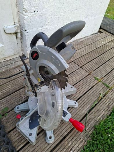 Mitre saw