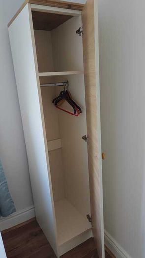 Bedroom furniture set