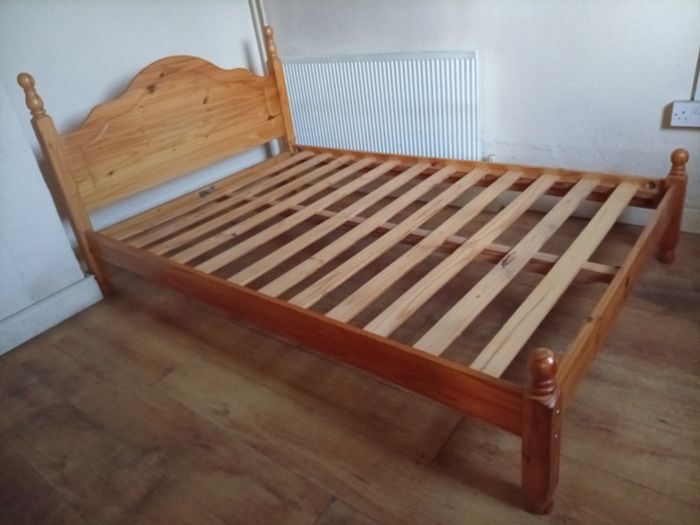 Double bed base