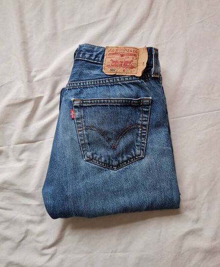levis 501 Size 32/34 button fly in excellent condition