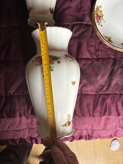 OLD Country Rose - Royal Albert - various