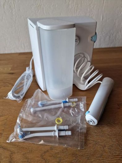 Oral-B oral irrigator (water flosser)