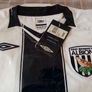 WBA West Bromwich Albion Football Shirt. NEW IN BAG WITH TAG  2008/09 premiership season. no sponsor. Size M Medium. genuine Umbro WBA home Jersey, navy/white stripes, football shirt top baggies. Image 3