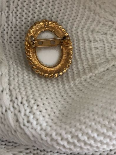 brooch