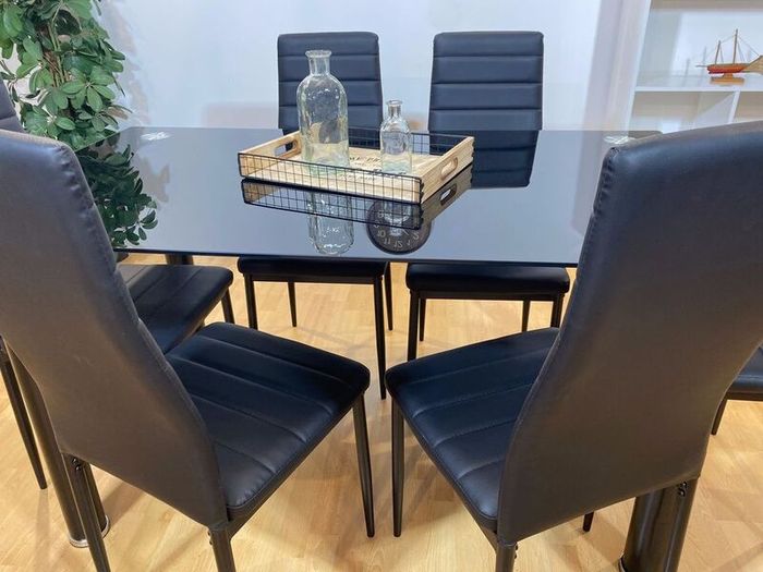 Black Glass Dining Set 6 chairs. Free delivery
