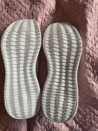 Brand new Ultra light white runners size UK8 EU42 Postage included