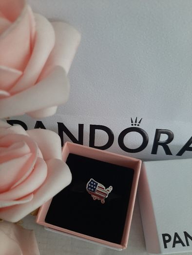 New genuine pandora USA charm