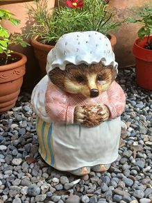 Beatrix Potter 'Mrs Tiggy-Winkle' Cookie Jar