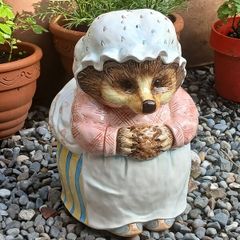 Beatrix Potter 'Mrs Tiggy-Winkle' Cookie Jar