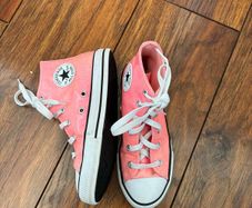 UK 1 pink sparkly converse high tops