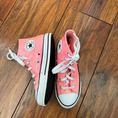 UK 1 pink sparkly converse high tops