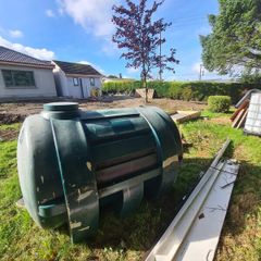 Oil tank