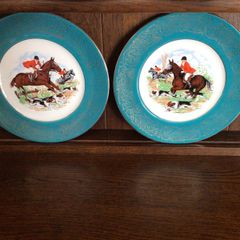 A pair of Tally Ho Hunt Scene 10 inch Decorative plates Unstamped