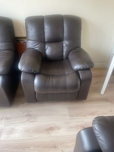 Reclining sofa and 2 armchairs