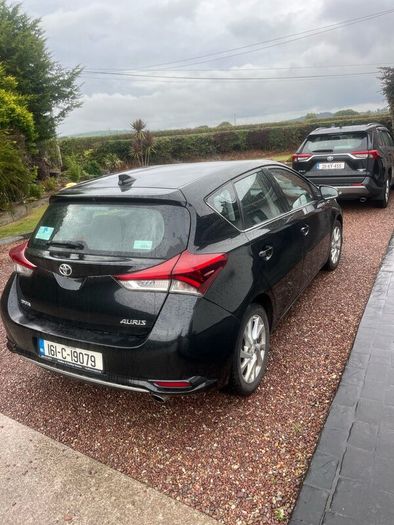 Black Toyota Auris 2016