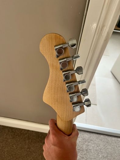 Custom guitar + mini amp