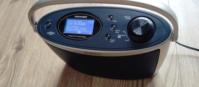 Roberts stream internet radio Like New original adapter