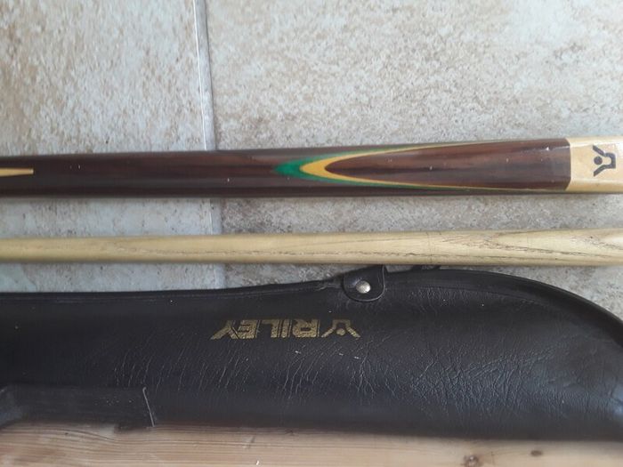 vintage snooker cue