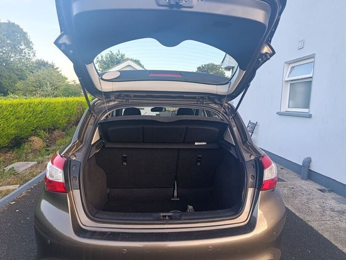Nissan Pulsar 1.2 Petrol Sv 5dr -  Low Mileage