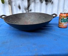 Large vintage cast iron skillet pan - for flowers