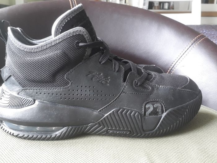Nike Junior Stay Loyal 23 triple black shoes UK5